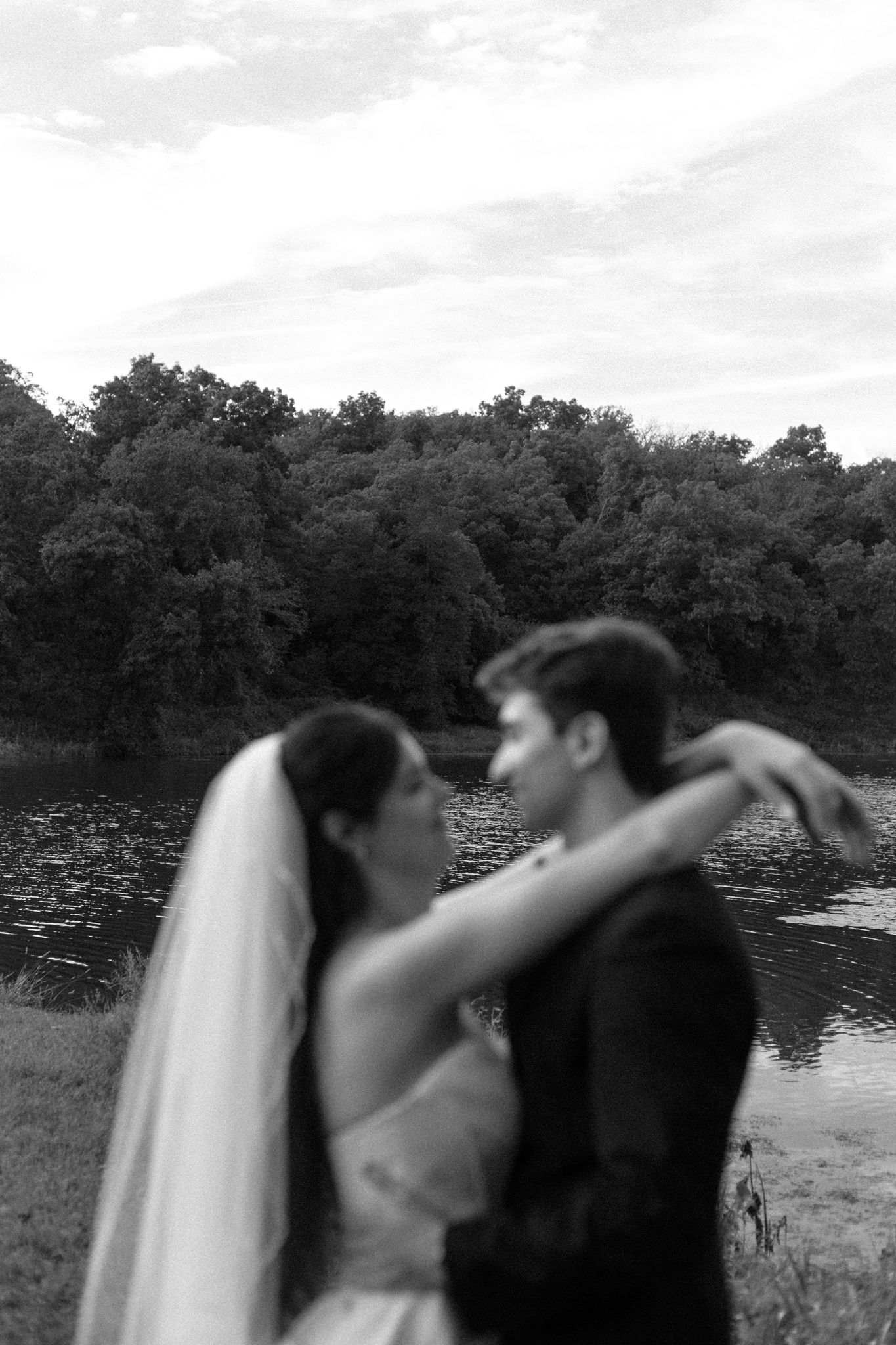 Documentary wedding photographer Omaha