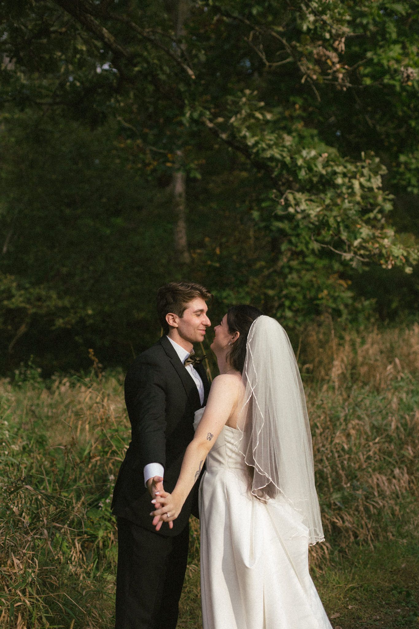 Documentary wedding photographer Omaha