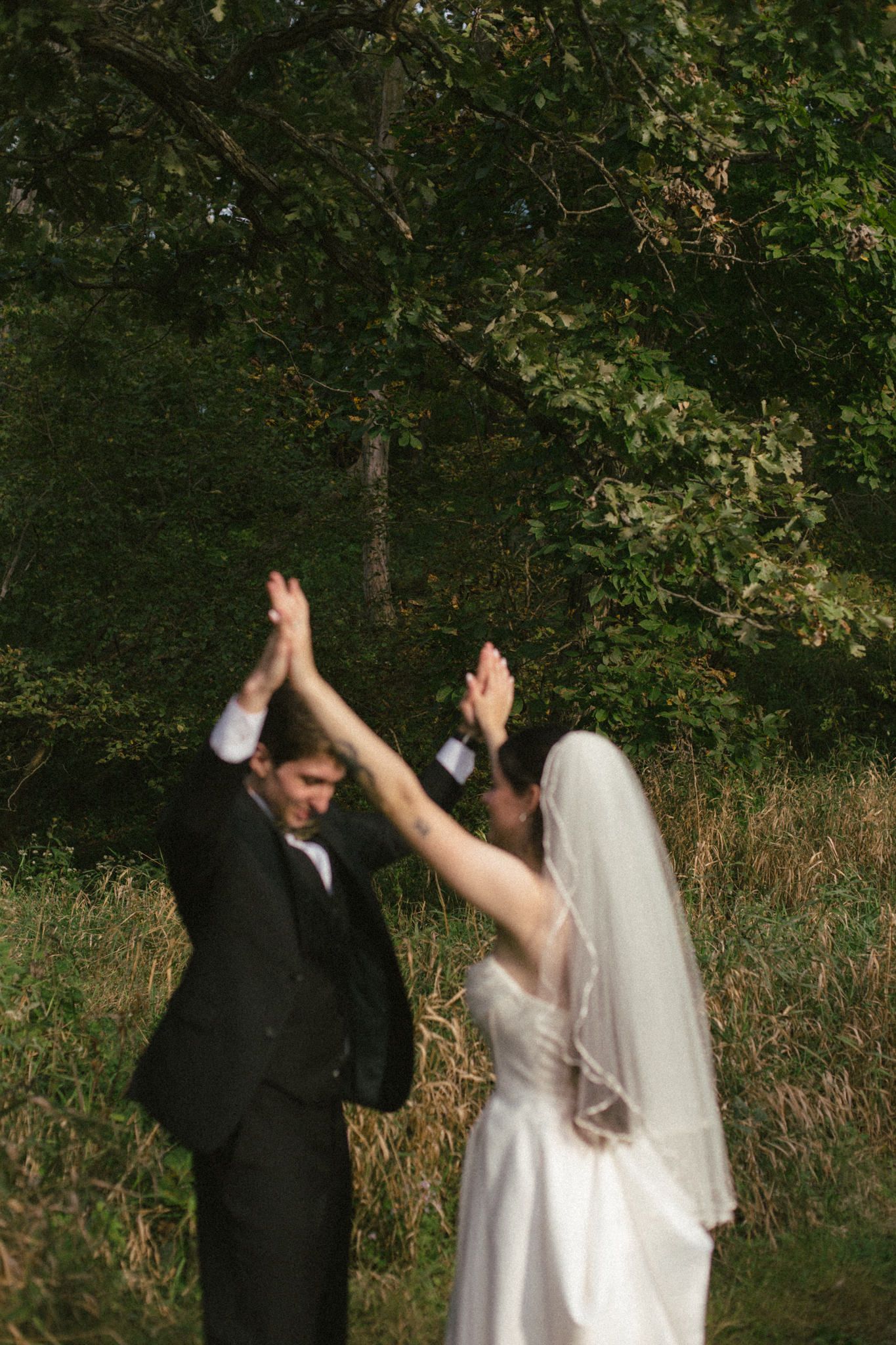 Documentary wedding photographer Omaha