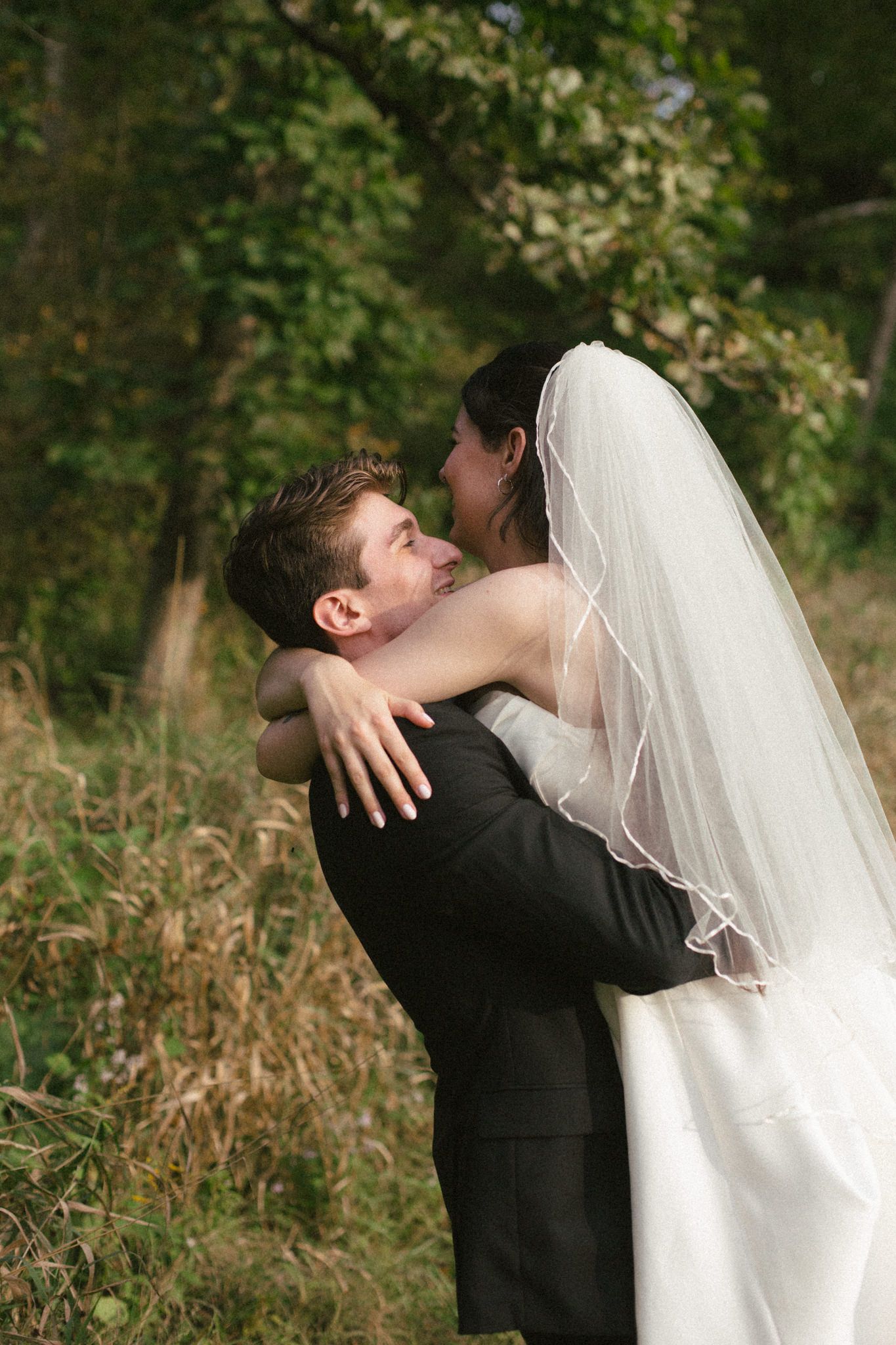 Documentary wedding photographer Omaha