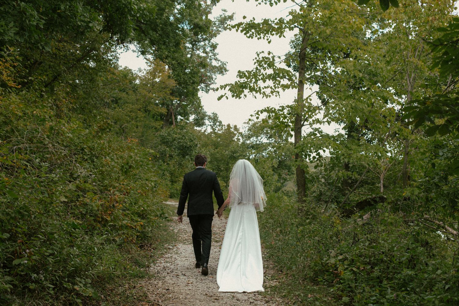 Documentary wedding photographer Omaha