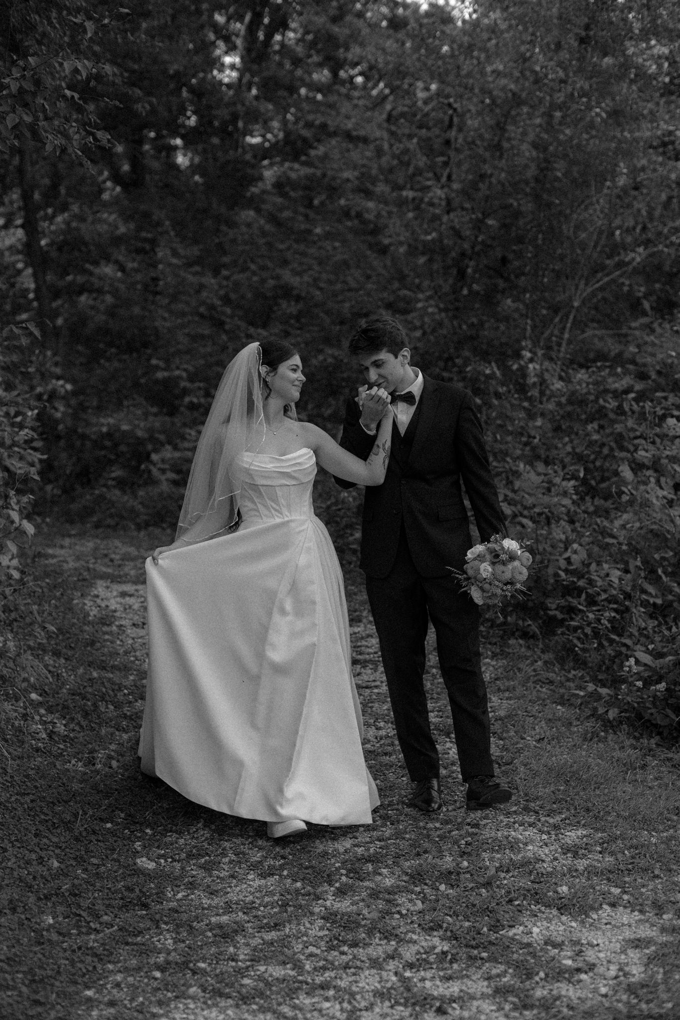Documentary wedding photographer Omaha