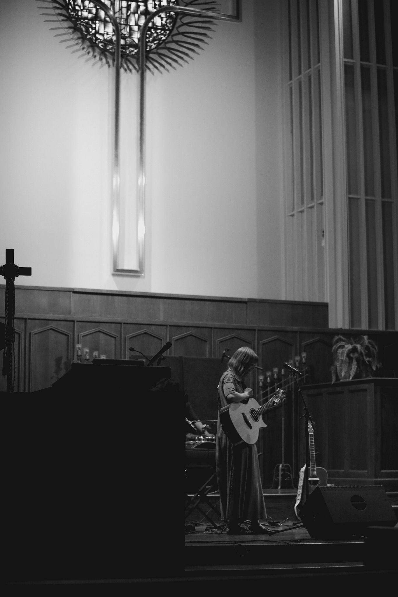 portfolio for cisco photography: acoustic musician photography, intimate venue, local artist. Portafolio para Cisco Photography: fotografía