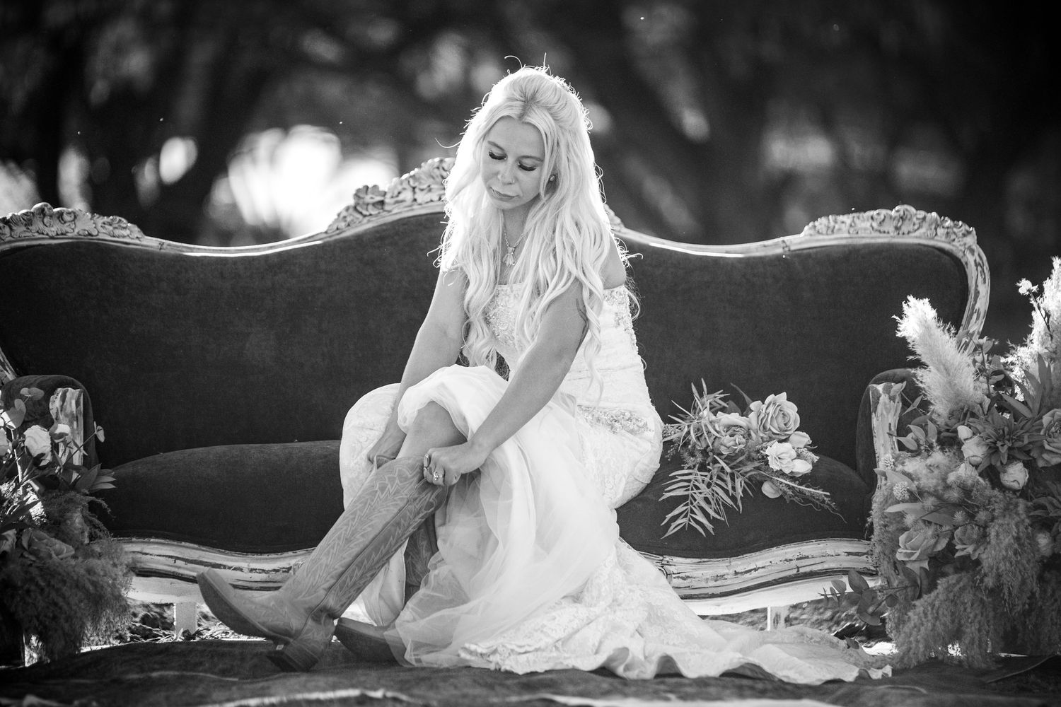 black and white bridal portraits