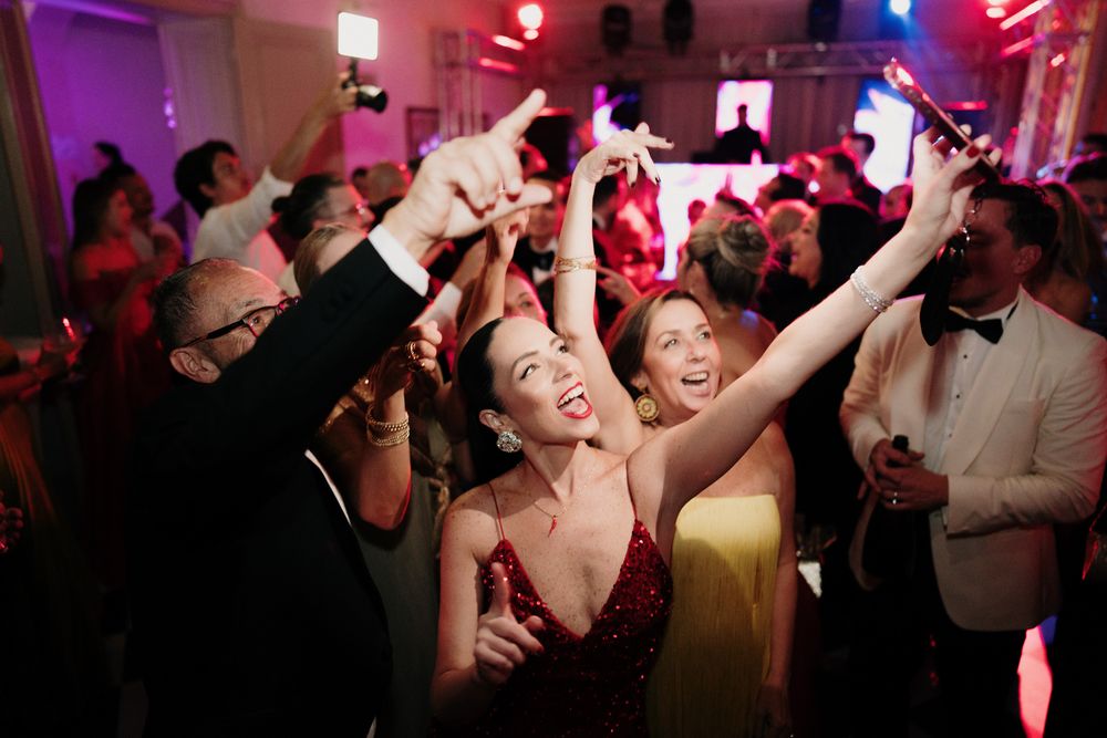 invitati che ballano alla festa di matrimonio a sanremo