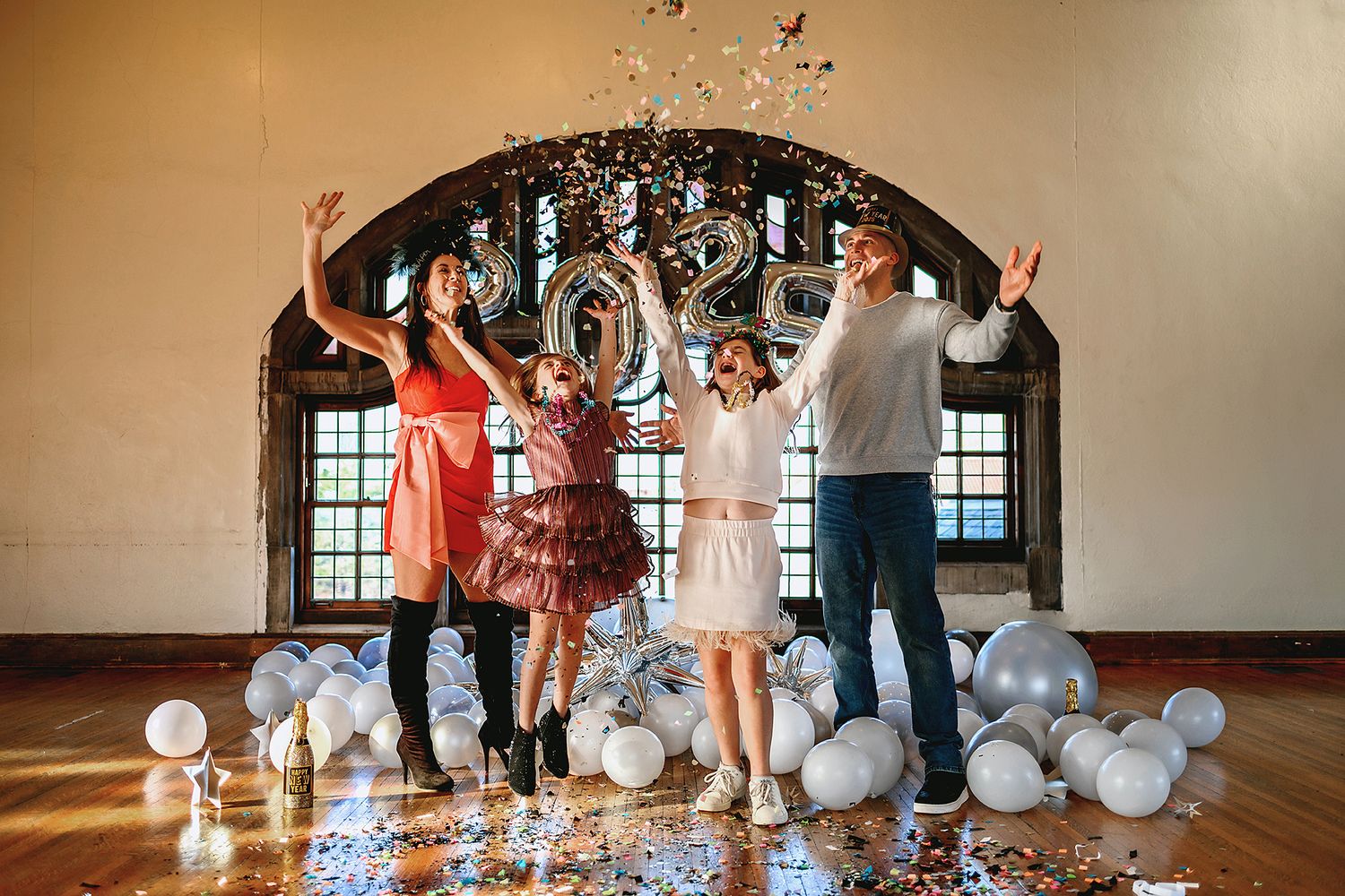 Lafayette Indiana photographer, Delphi Indiana photographer, family photographer, family photoshoot, confetti, new year