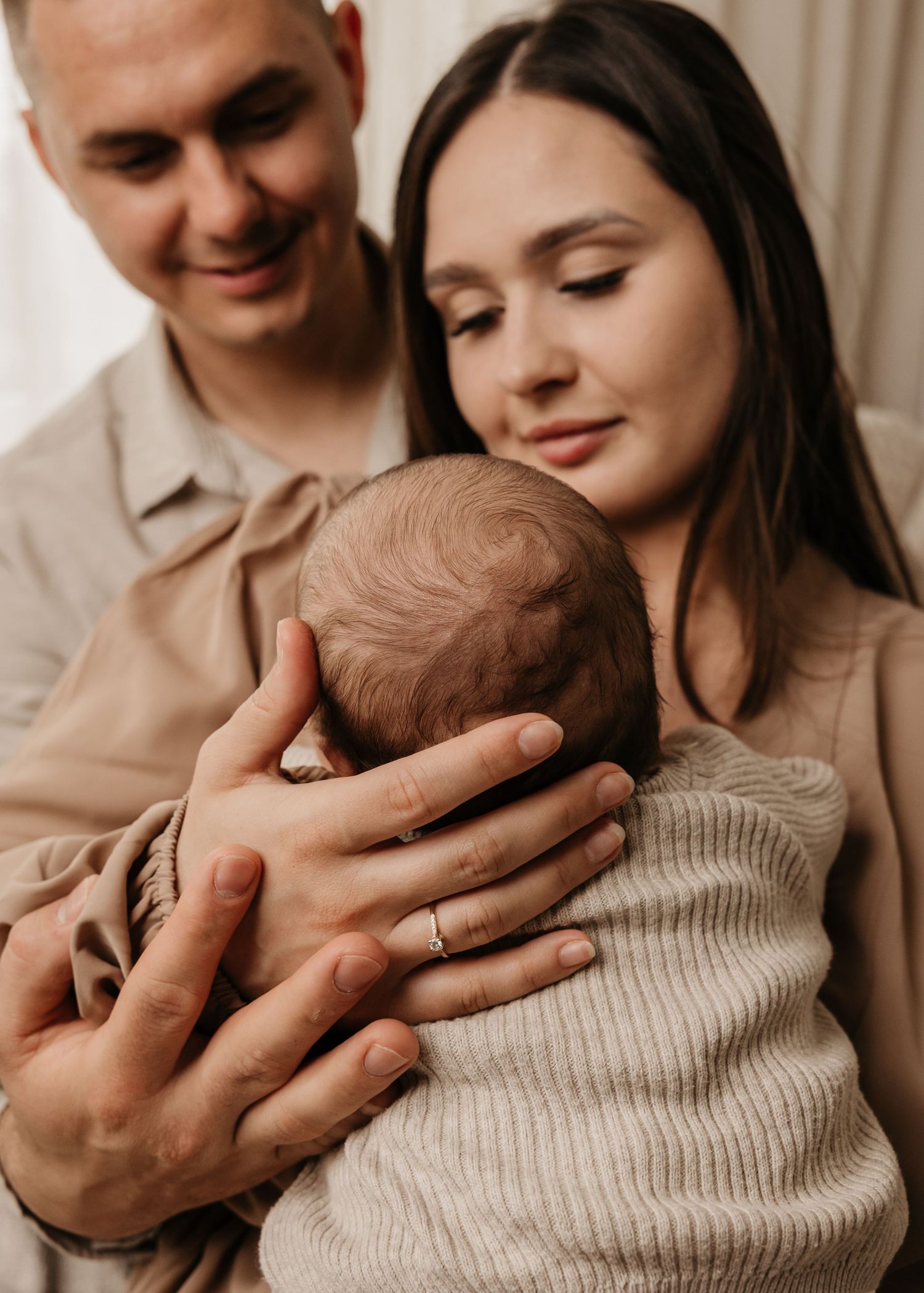 Newbornfotoshoot, newborn fotografie, close-up babyfoto's, beste babyfotograaf Limburg, studiofotoshoot newborn, newbornfoto's Limburg.
