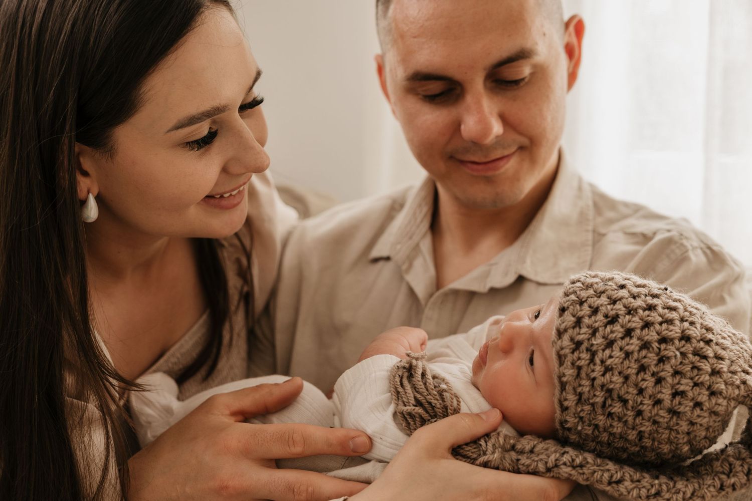 Newbornfotoshoot, newborn fotografie, close-up babyfoto's, beste babyfotograaf Limburg, studiofotoshoot newborn, newbornfoto's Limburg.