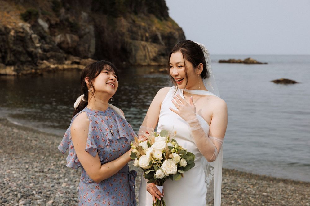 Wedding at Middle Cove Beach, captured by Newfoundland documentary style wedding photographer Kaitlyn Yvette