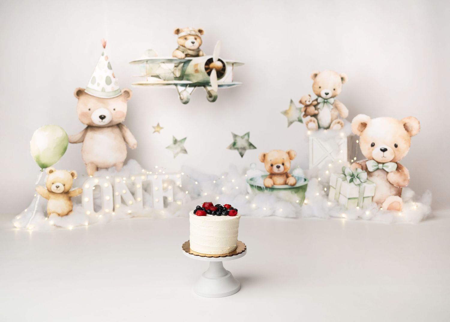 Teddy Bear inspired cake smash setup in Linden, New Jersey.
