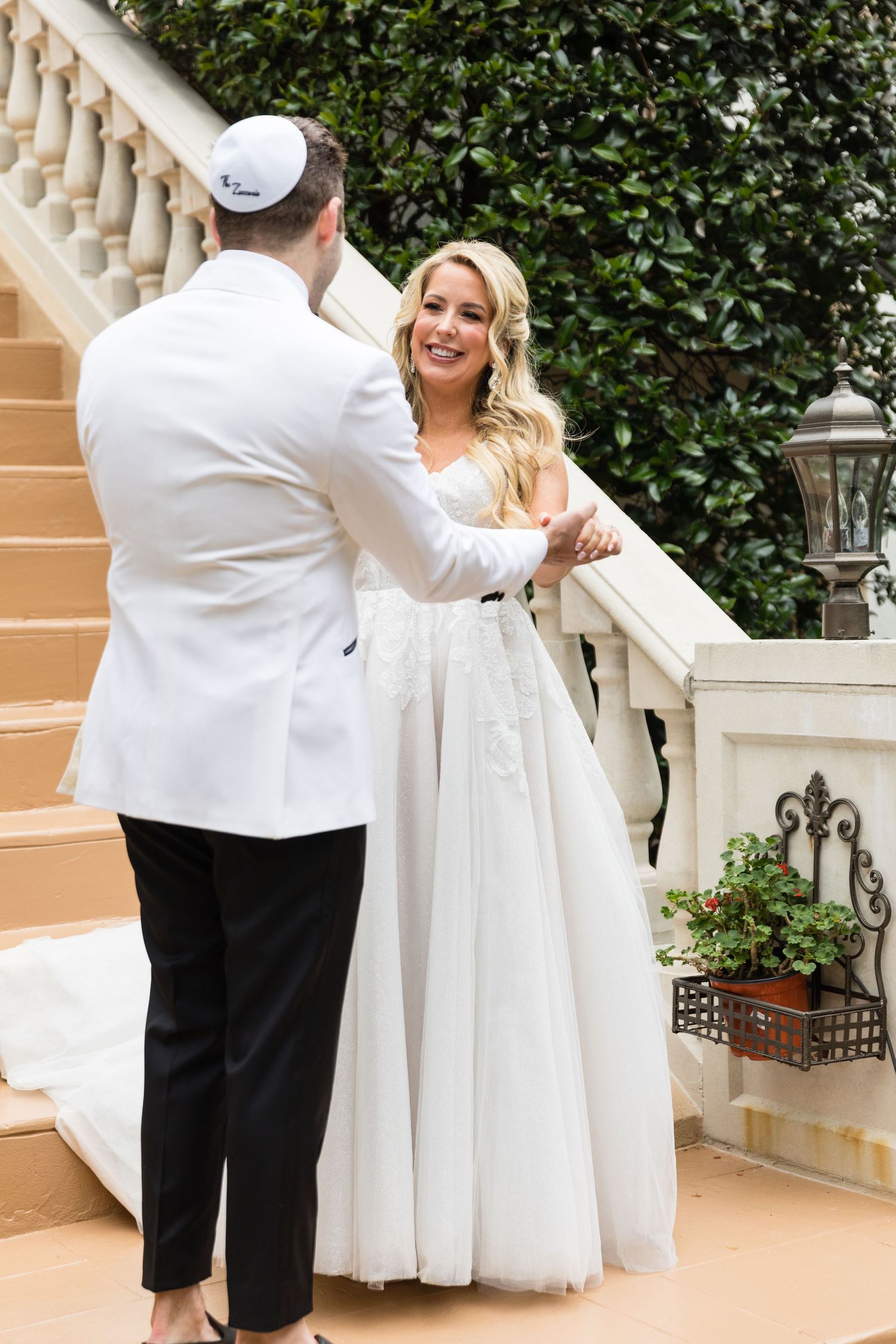 Ashley + Jarred | Zuccari Wedding | © Carly Arnwine Photography | PriscillaMBeauty | RSVP Catering | The Vow Boutique | Flowers at 38