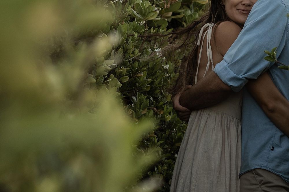 couple embracing on Maui