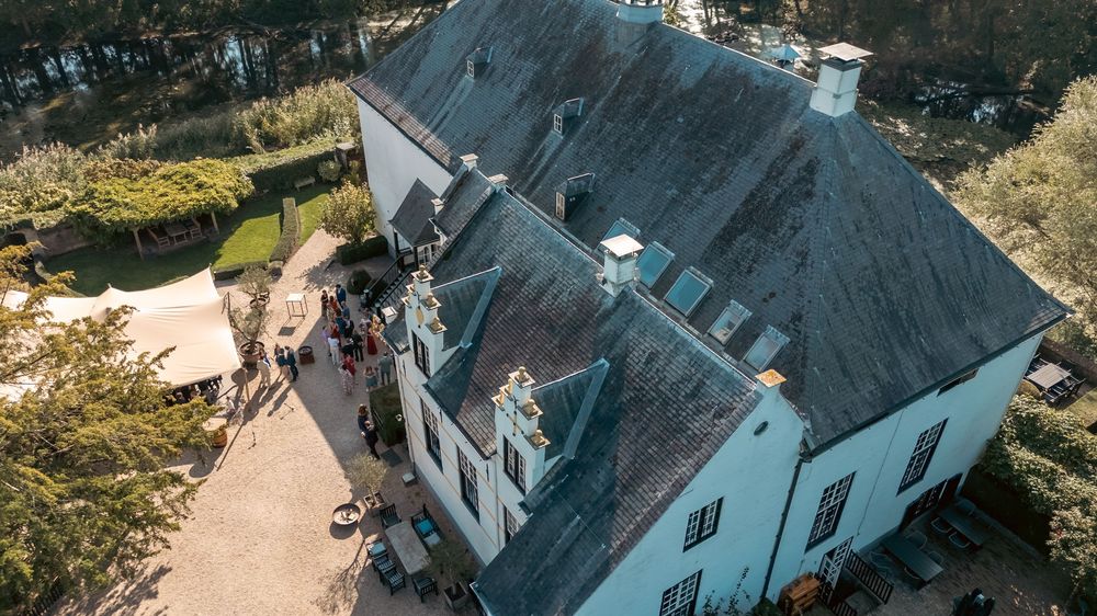 Trouwen in Ewijk bij Slot Doddendael door Gerard van Roekel