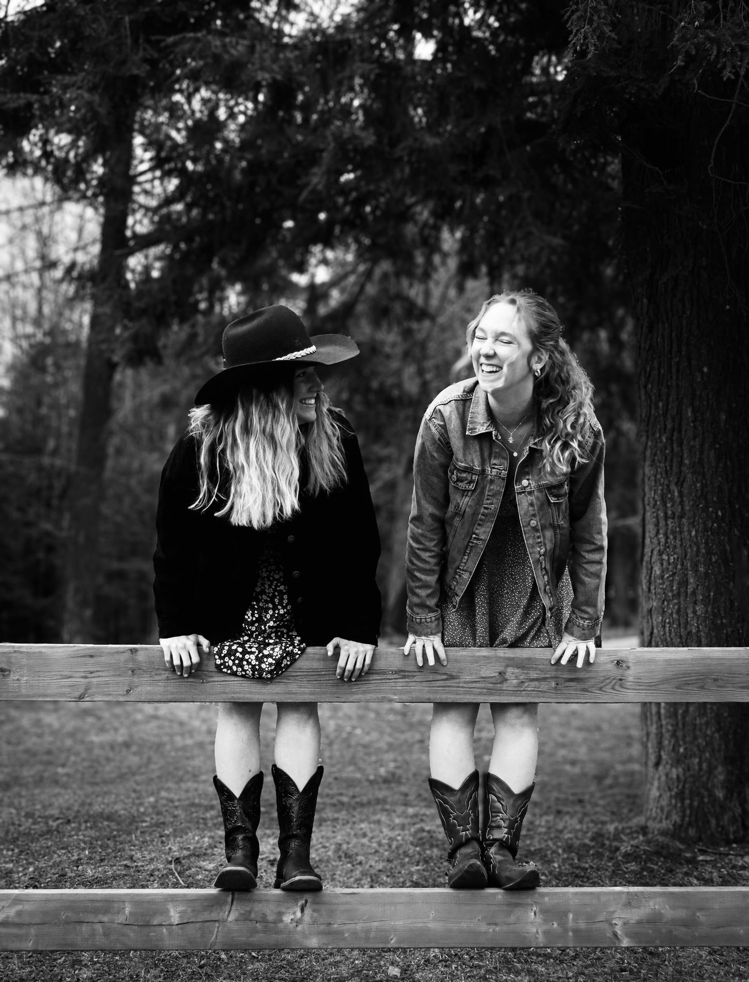 cowgirl. girlfriend. besties photoshoot