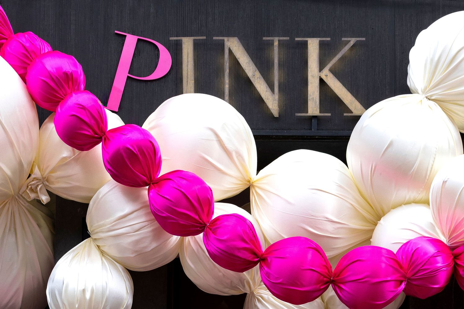 INK GOES PINK 2026 - WORLDPRIDE AMSTERDAM
For the 11th consecutive year, INK Hotel Amsterdam – MGallery celebrated INK goes PINK. This annua