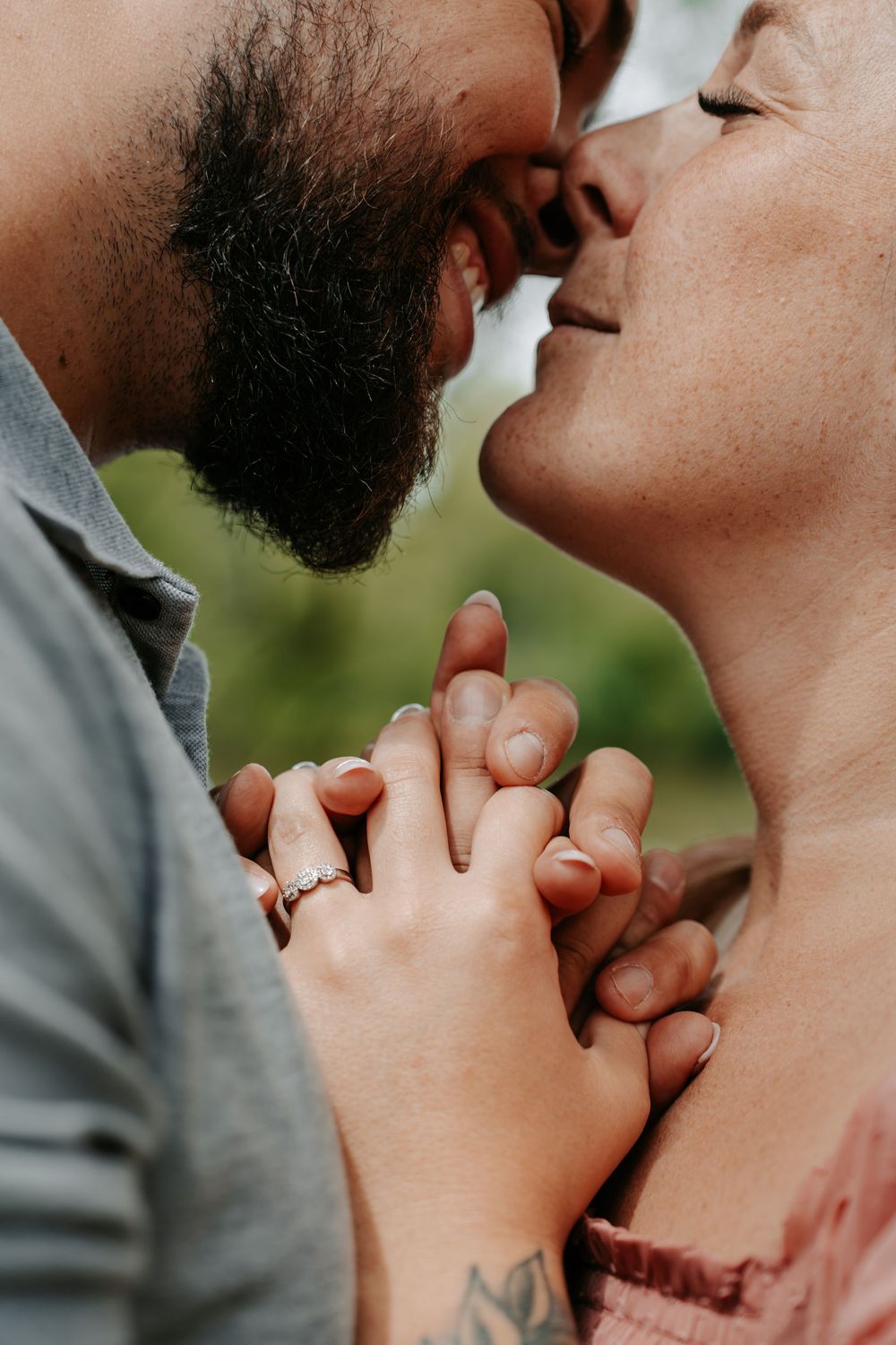 Séance photo de couple au Parc-nature de l'Île-de-la-Visitation