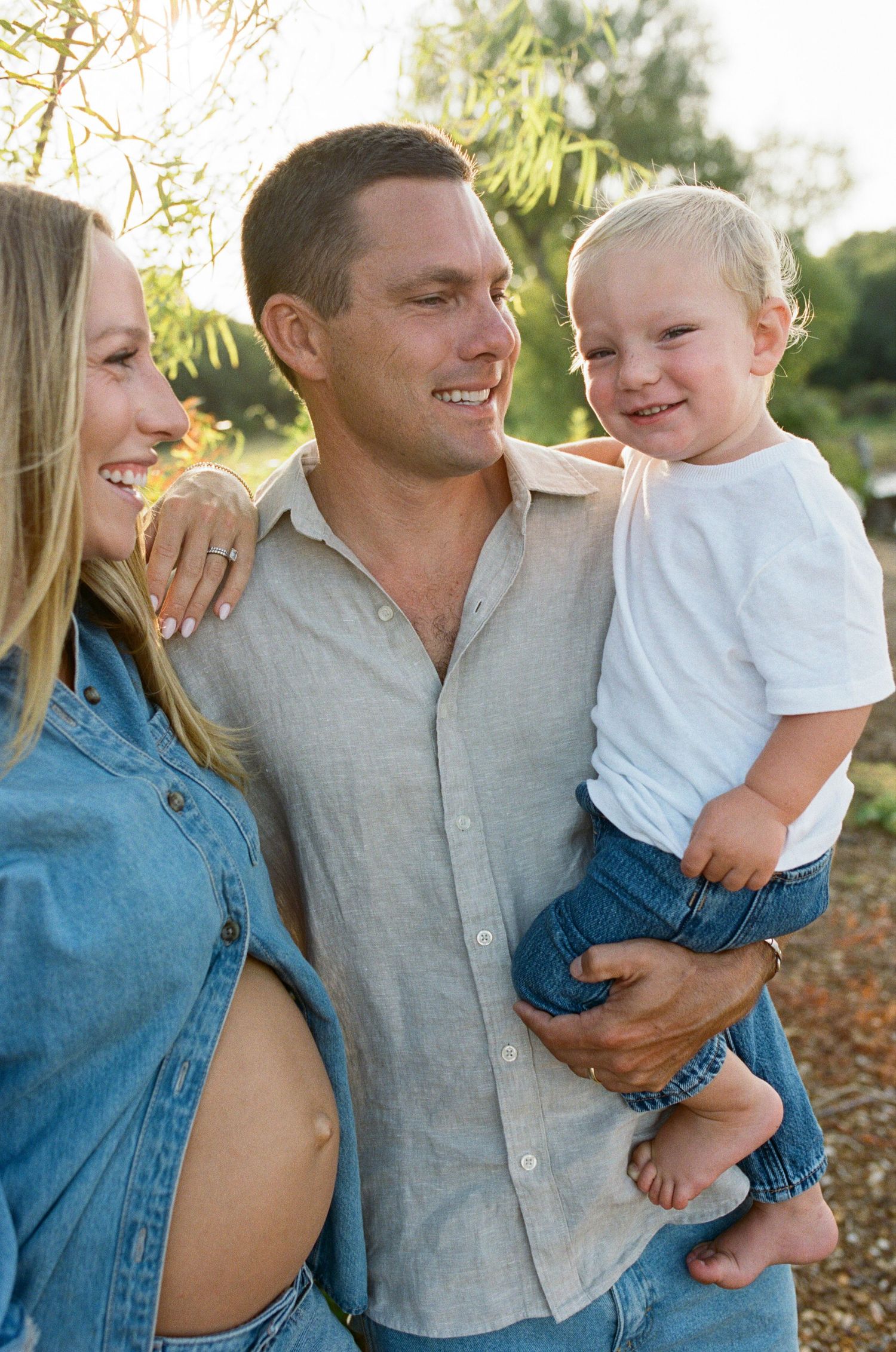Dallas family photographer Emily Furney - family portrait by the lake
