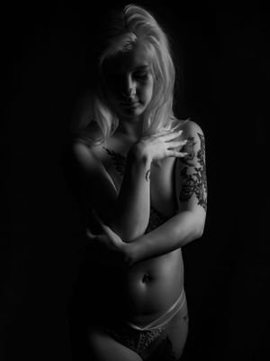 Your Secret Photography - Photography located in Bowling Green KY  and Nashville TN area - Boudoir - Artistic - Cosplay - Erotica