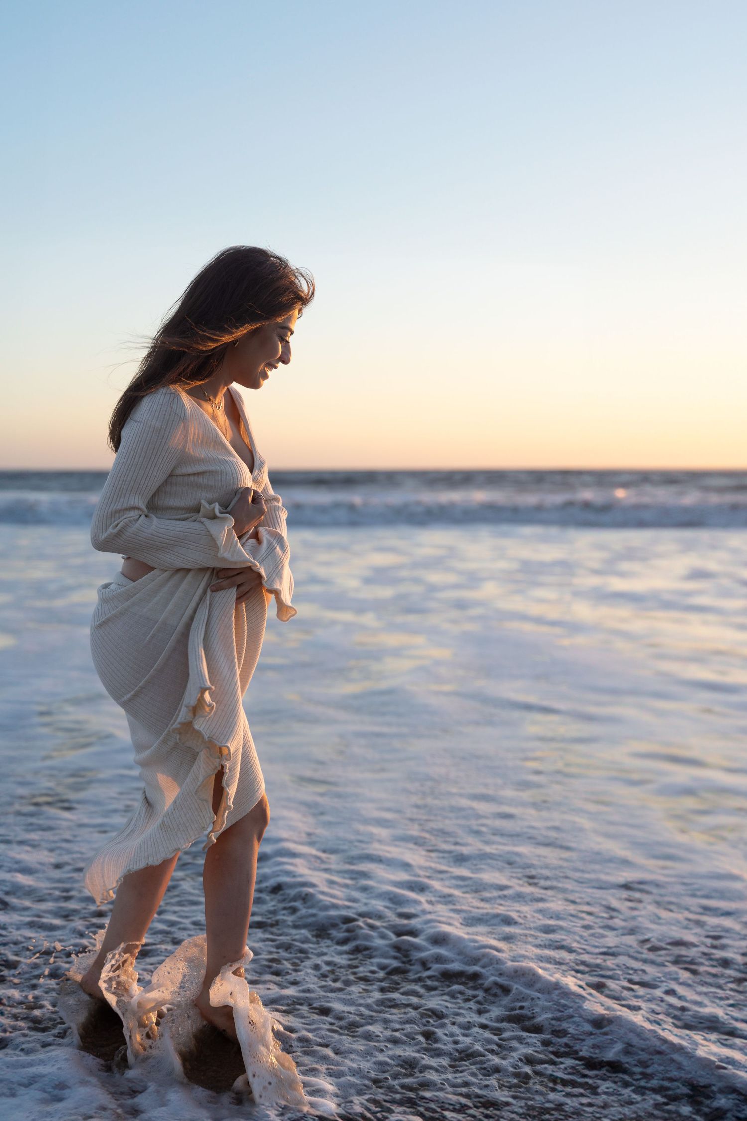 Maternity photography at sunset in Santa Monica.