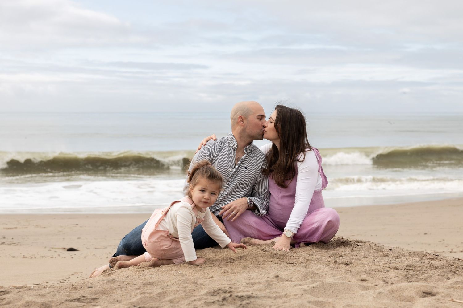Maternity photo session on Will Rogers beach in Los Angeles.