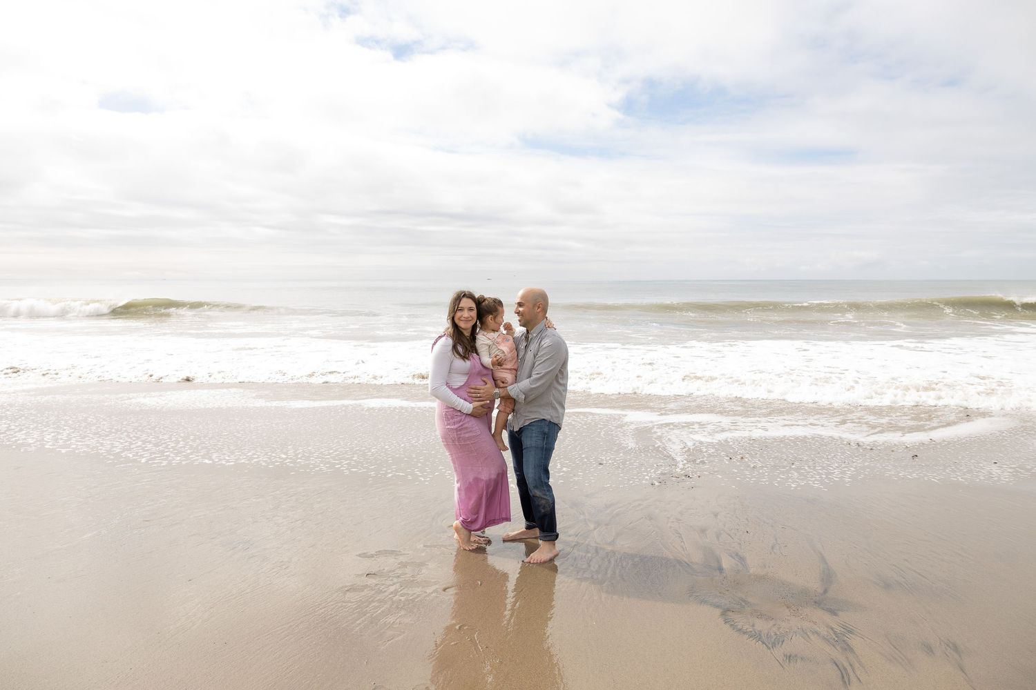 Maternity photo session on Will Rogers beach in Los Angeles.