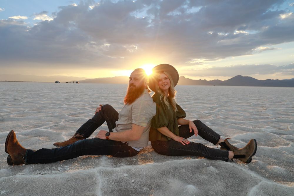 romantic couple at the salt flats