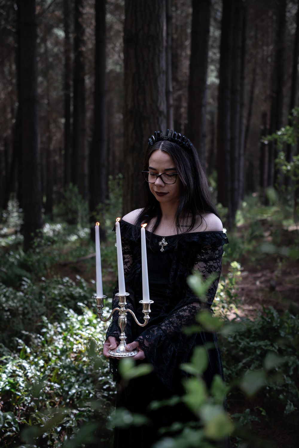 Halloween themed photoshoot in the forrest