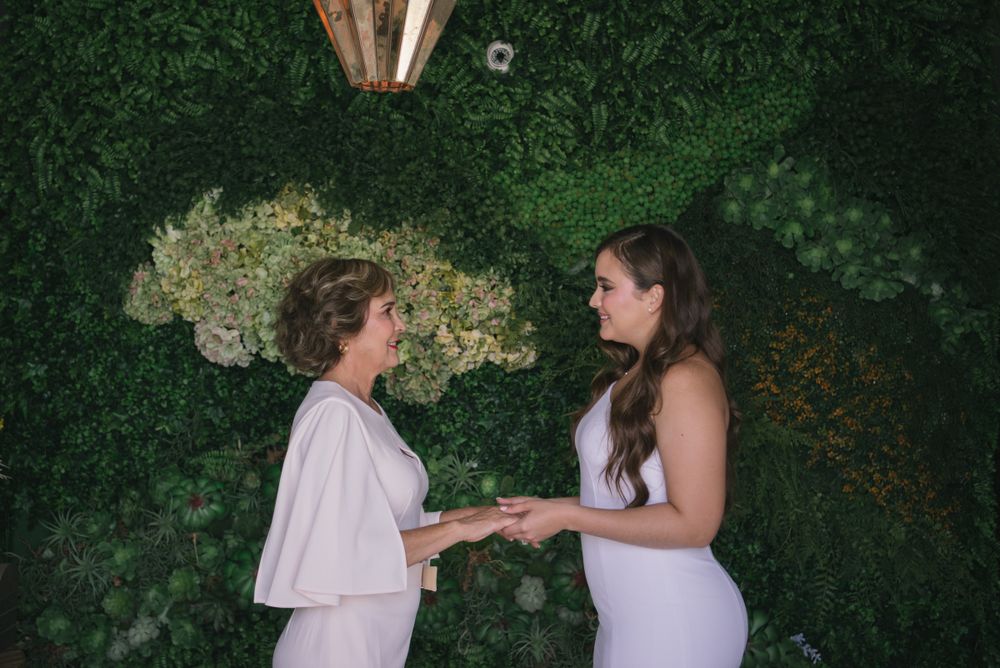 bride with her love ones bridal shower jardin corinthian mission texas wedding photography