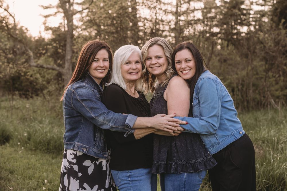 Family photographer Indiana
Ohio family photography sessions
Lifestyle newborn photographer Indiana
