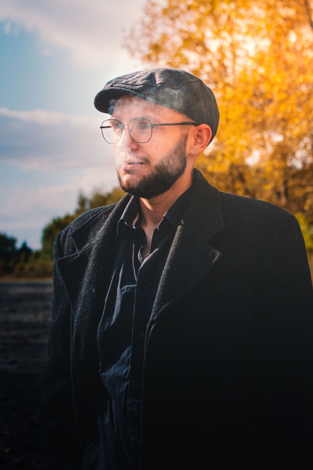 Séance photo de Florent sur le thème Peaky Blinders, avec une ambiance rétro et élégante, capturant l'esprit de l'époque avec un style disti