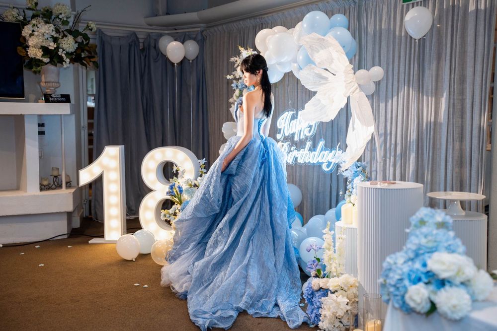 Elegant 18th birthday fine dining celebration with friends at Wintergarden Auckland, captured by an Auckland event photographer.