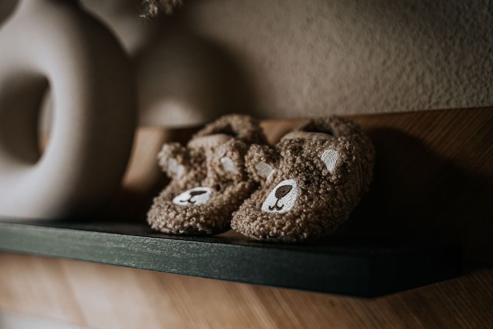 Newborn baby pasgeboren baby details handjes voetjes fotografie