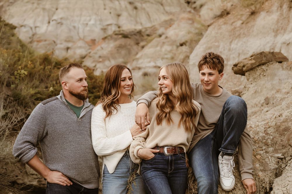 Edmonton Family Photographer with teenagers older kids
