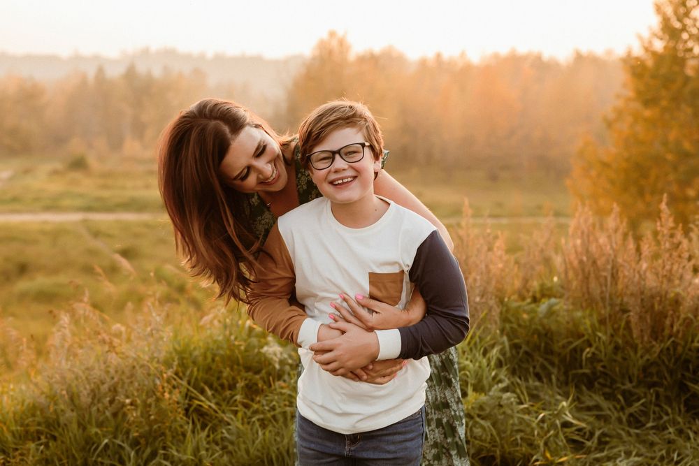 Edmonton Family Photographers.  Edmonton Mini Sessions.  Edmonton Family Mini Session photographer.  natural moments mom and son
