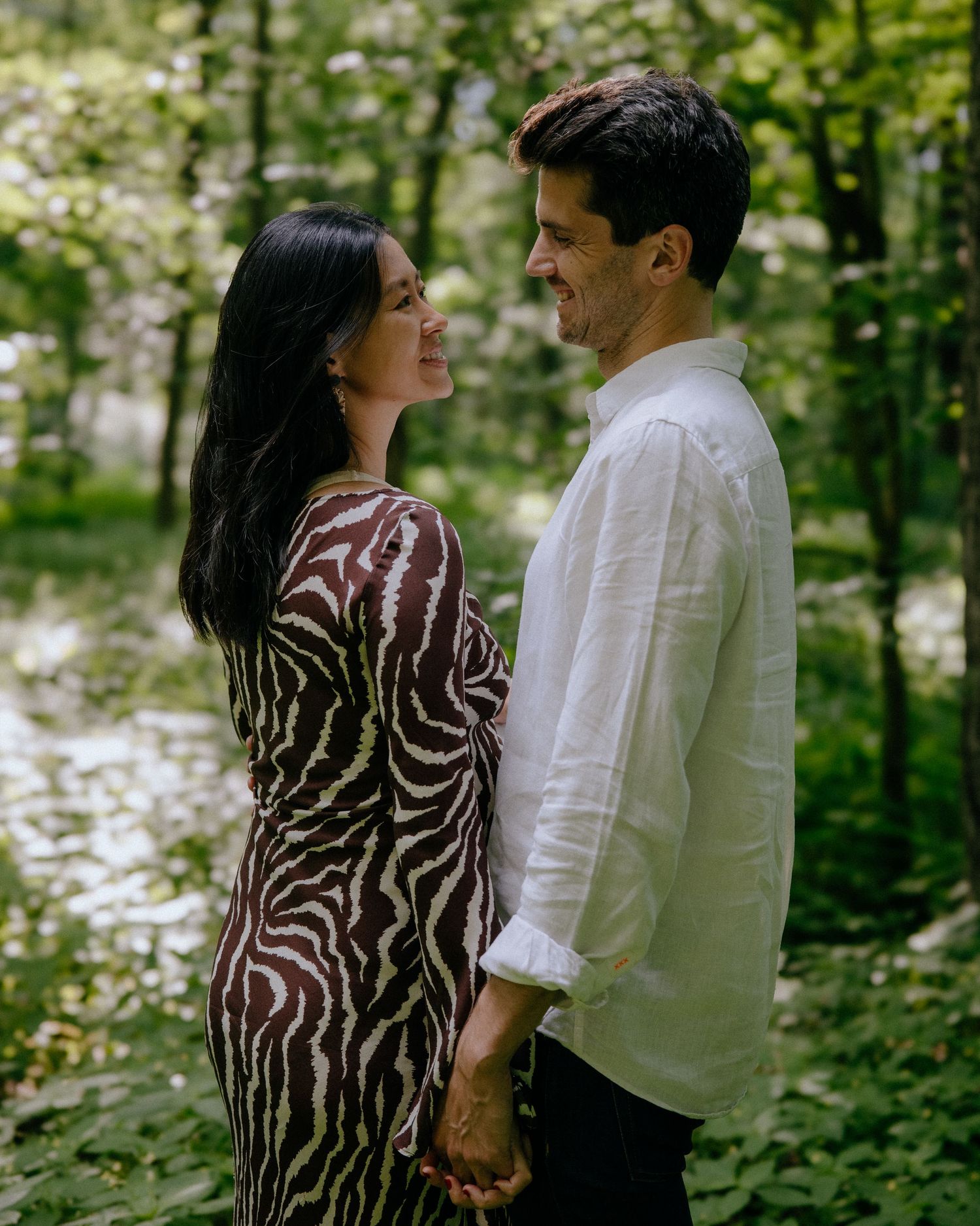 Shooting couple, photos de famille, photos de grossesse, photos de naissance, shooting lifestyle. À Paris par la Julie Fox Photography