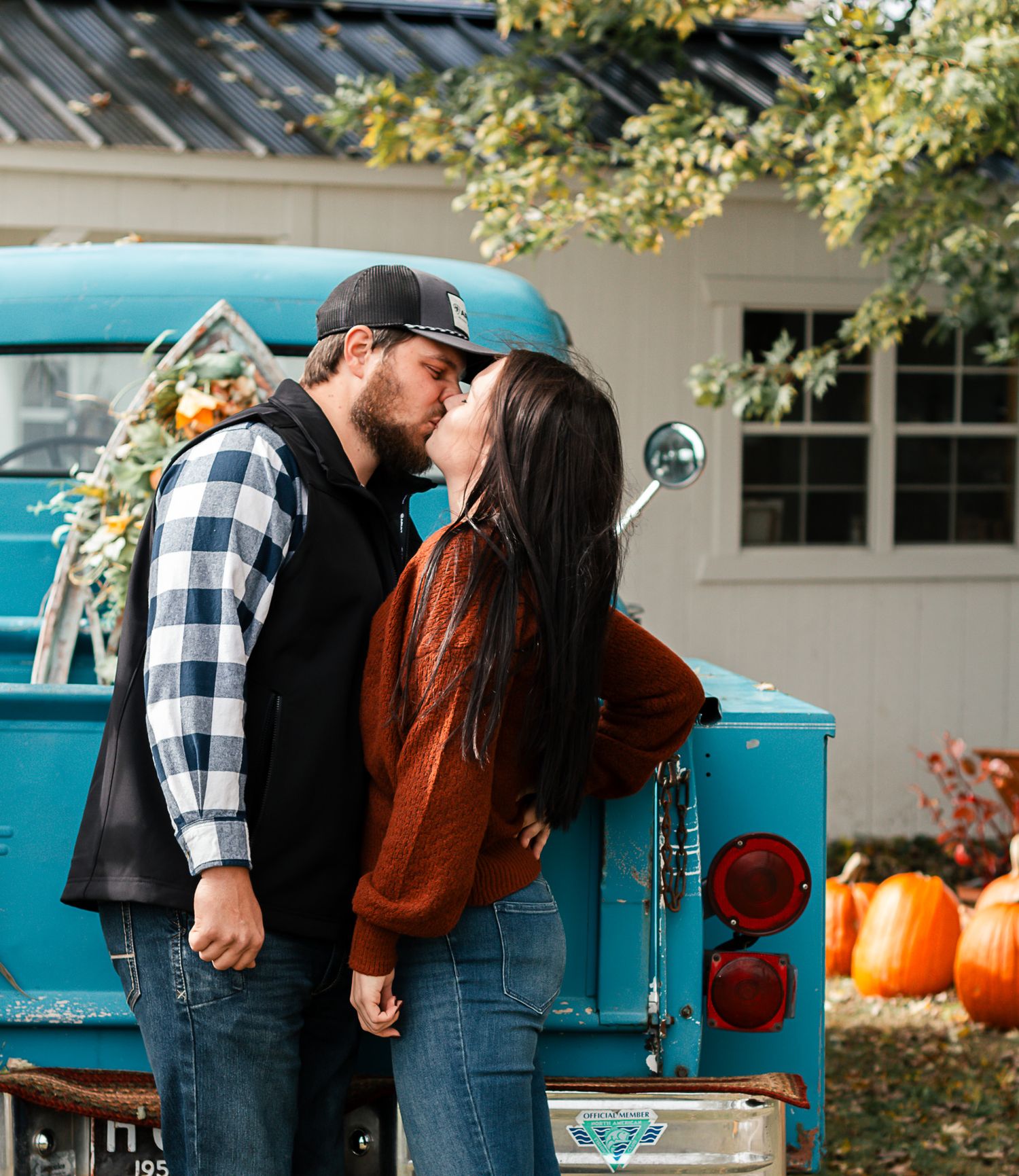 An Ohio-based photographer that specializes in wedding, Family, Seniors, and Sports photography. I'm always willing to t