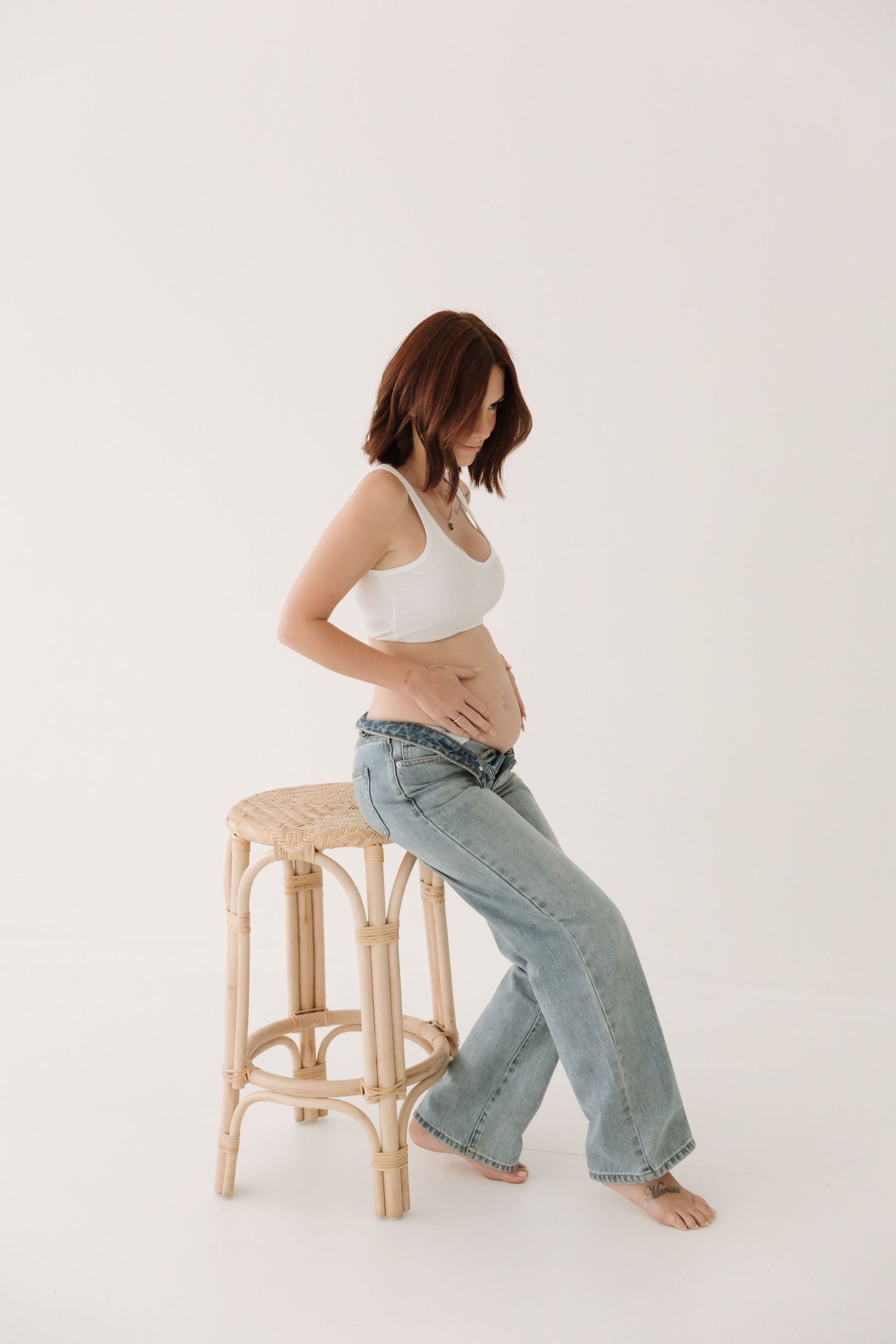 central coast maternity photographer capturing pregnancy