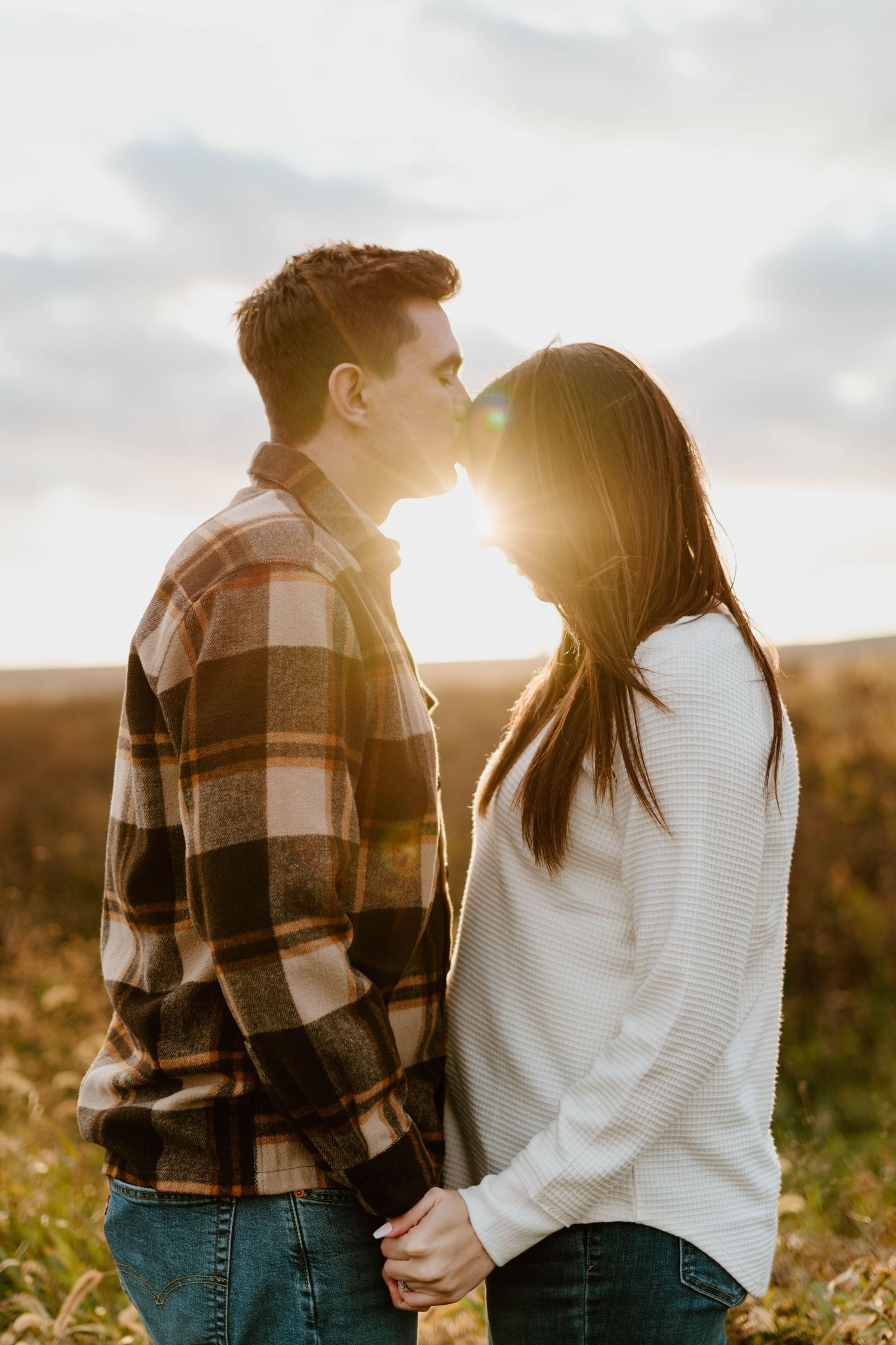 Iowa couples outdoor maternity portrait session