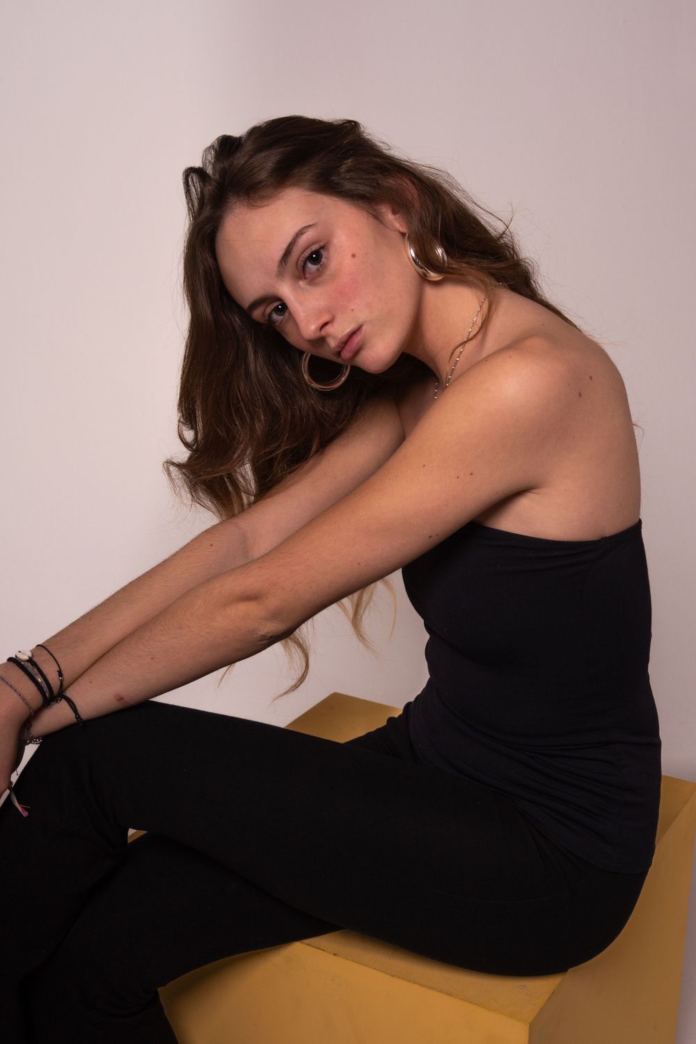 Photographie mode / portrait en studio sur paris lors de l'évènement Icastt mettant en avant la modèle.