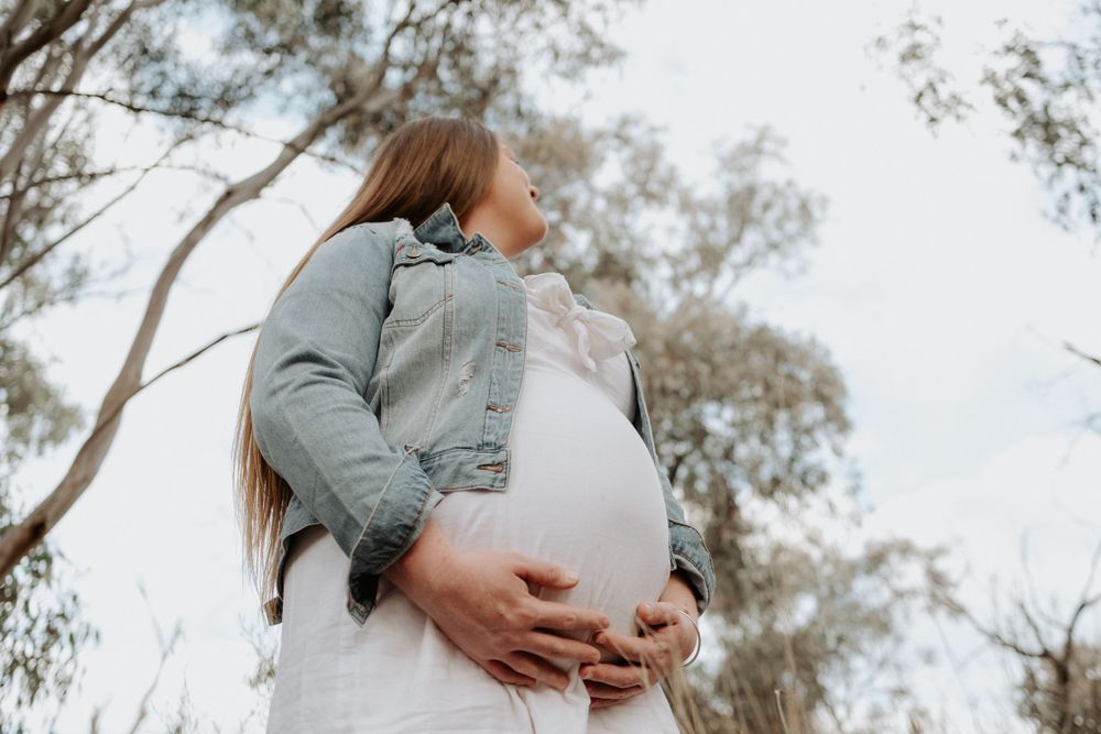 Outdoor Inverell maternity photography