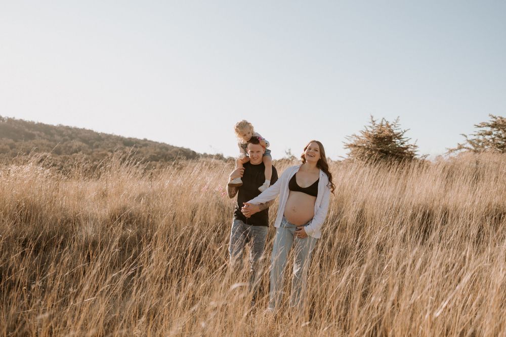 Outdoor Inverell maternity photography