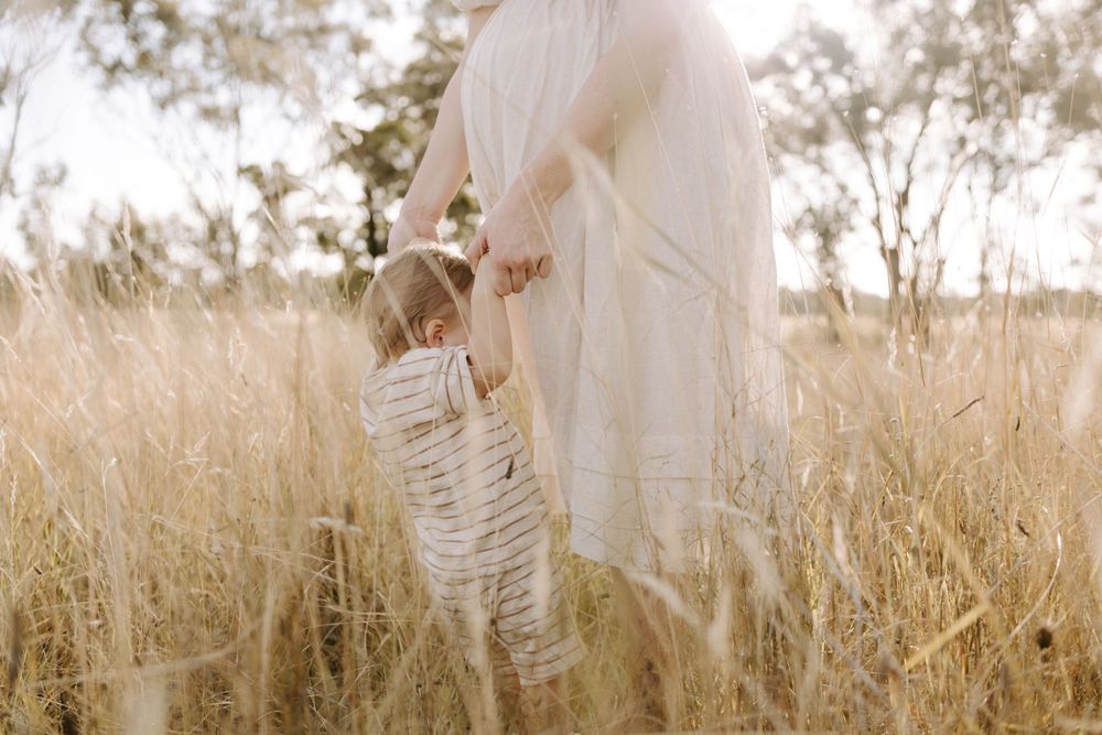 Outdoor Inverell maternity photography