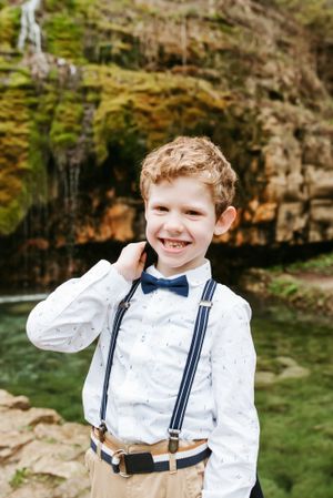 Melissa Stuer Photography Moederschapsfotograaf Moerbeke Oost-Vlaanderen
kinderfotografie eerste communie jongenLuxemburg waterval