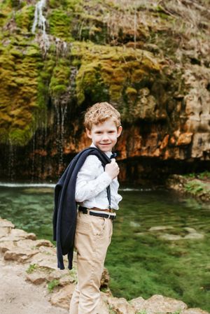 Melissa Stuer Photography Moederschapsfotograaf Moerbeke Oost-Vlaanderen
kinderfotografie eerste communie jongenLuxemburg waterval