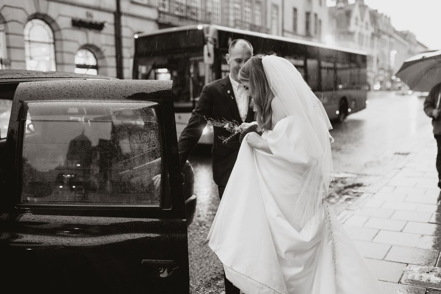 Rainy Oxford town hall wedding