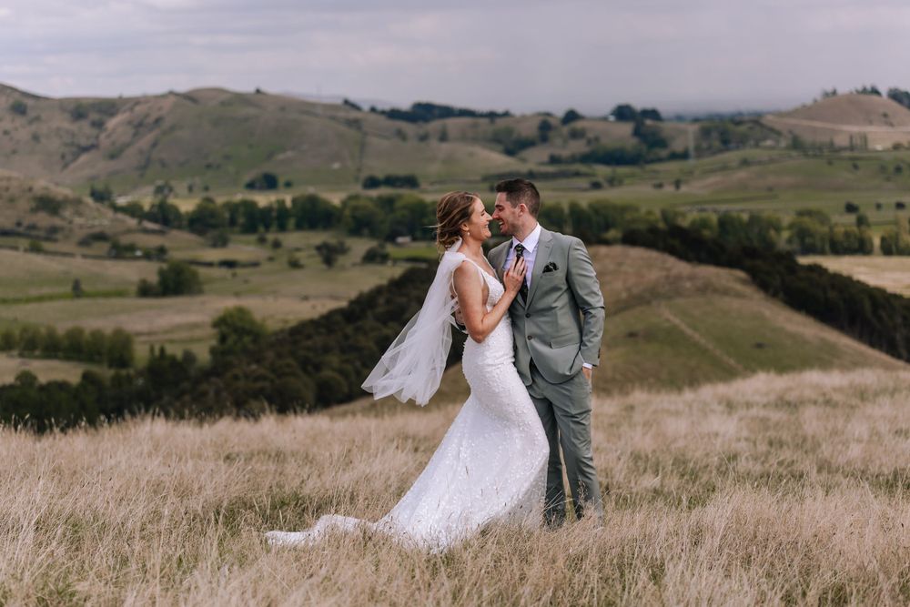 couple portraits at a farm wedding in Hukutaia by coromandel photographer jenna james photography