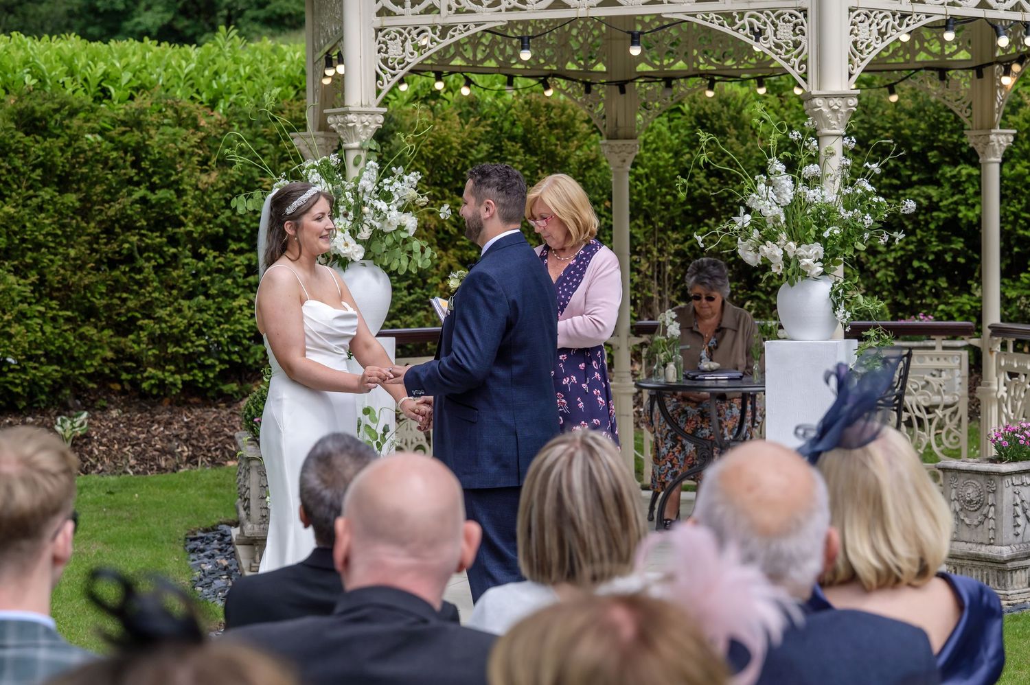 Outdoor wedding ceremony at the Lodore Falls Hotel and Spa