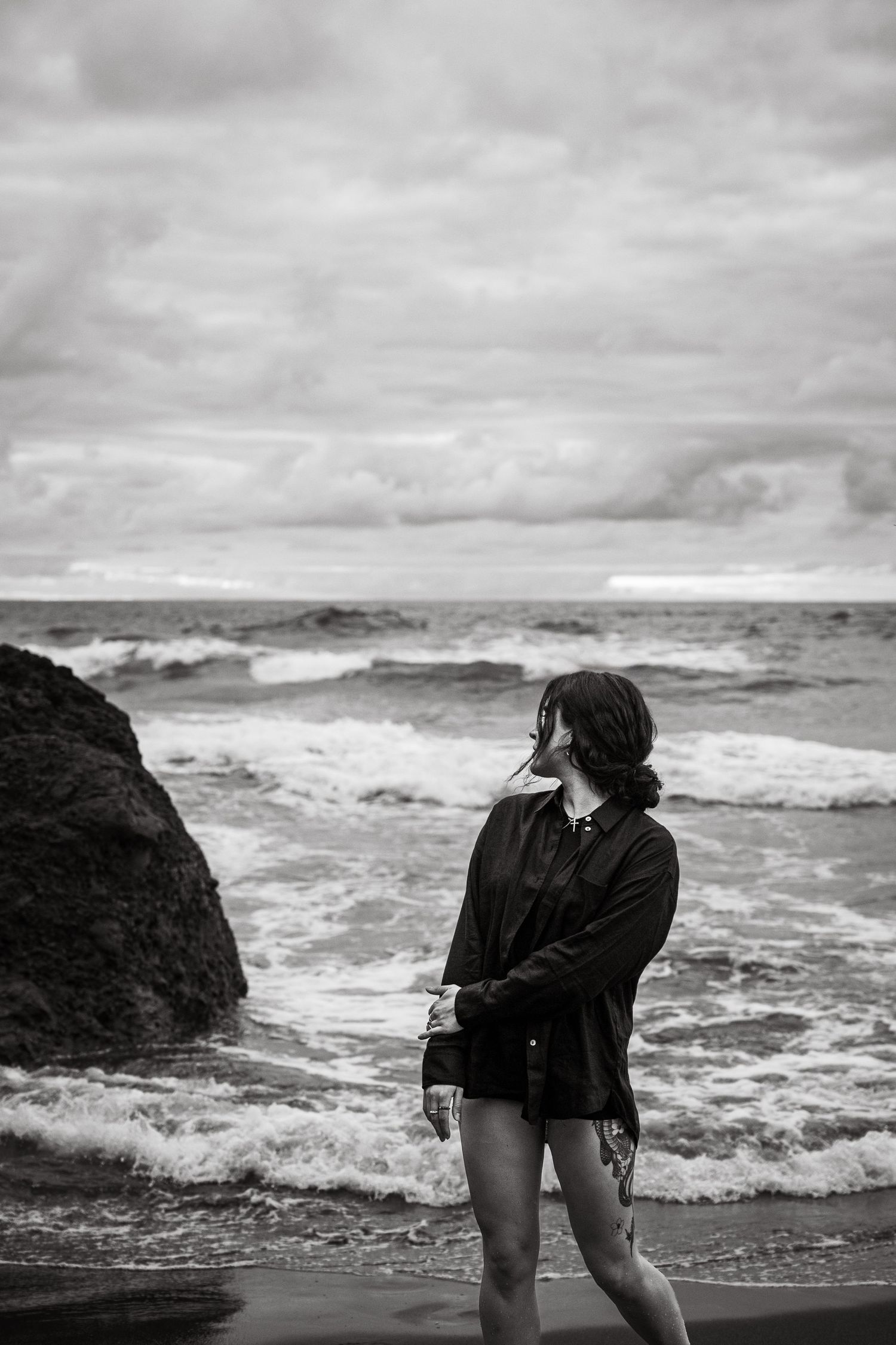 Portrait photo session at the beach, in Ribeira Grande, Azores.