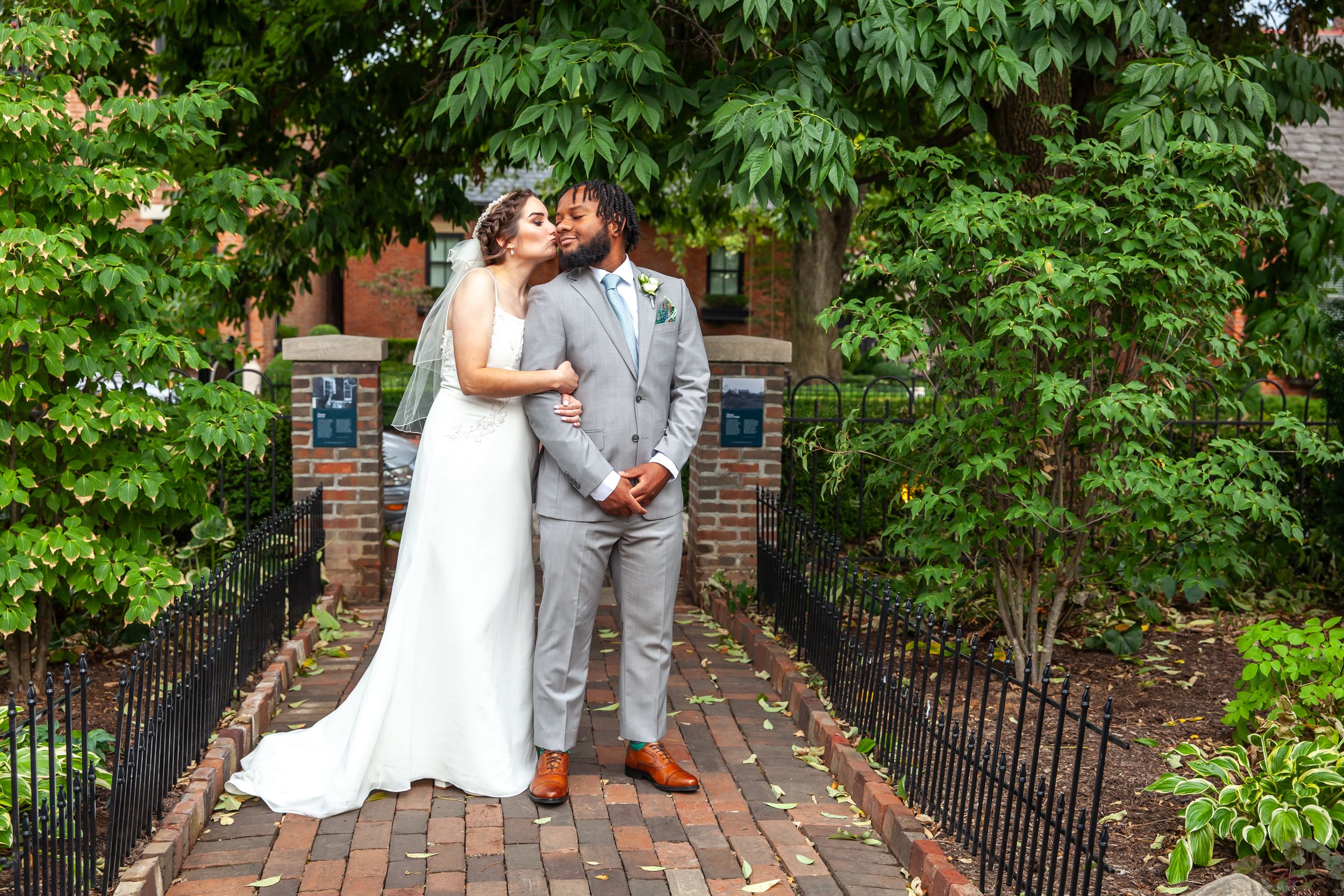 German Village Wedding in Columbus Ohio, wedding photographer in Columbus Ohio, how much does a wedding photographer cost in Cleveland, phot