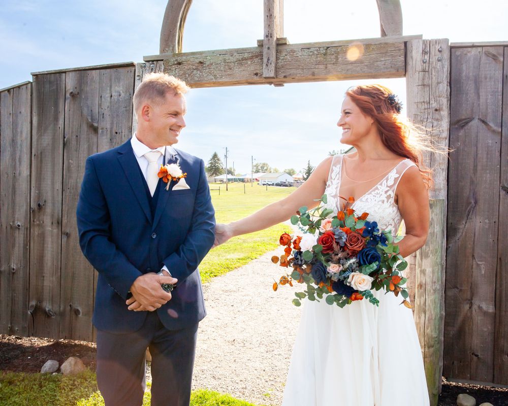 farm wedding photographer at nickajack farms in ohio, blue suit for fall wedding in ohio, best farm wedding photos in ohio, amazing photogra
